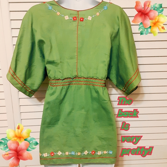 Embroidery Chelsa & Violet Plunge Neckline - Picture 2 of 9